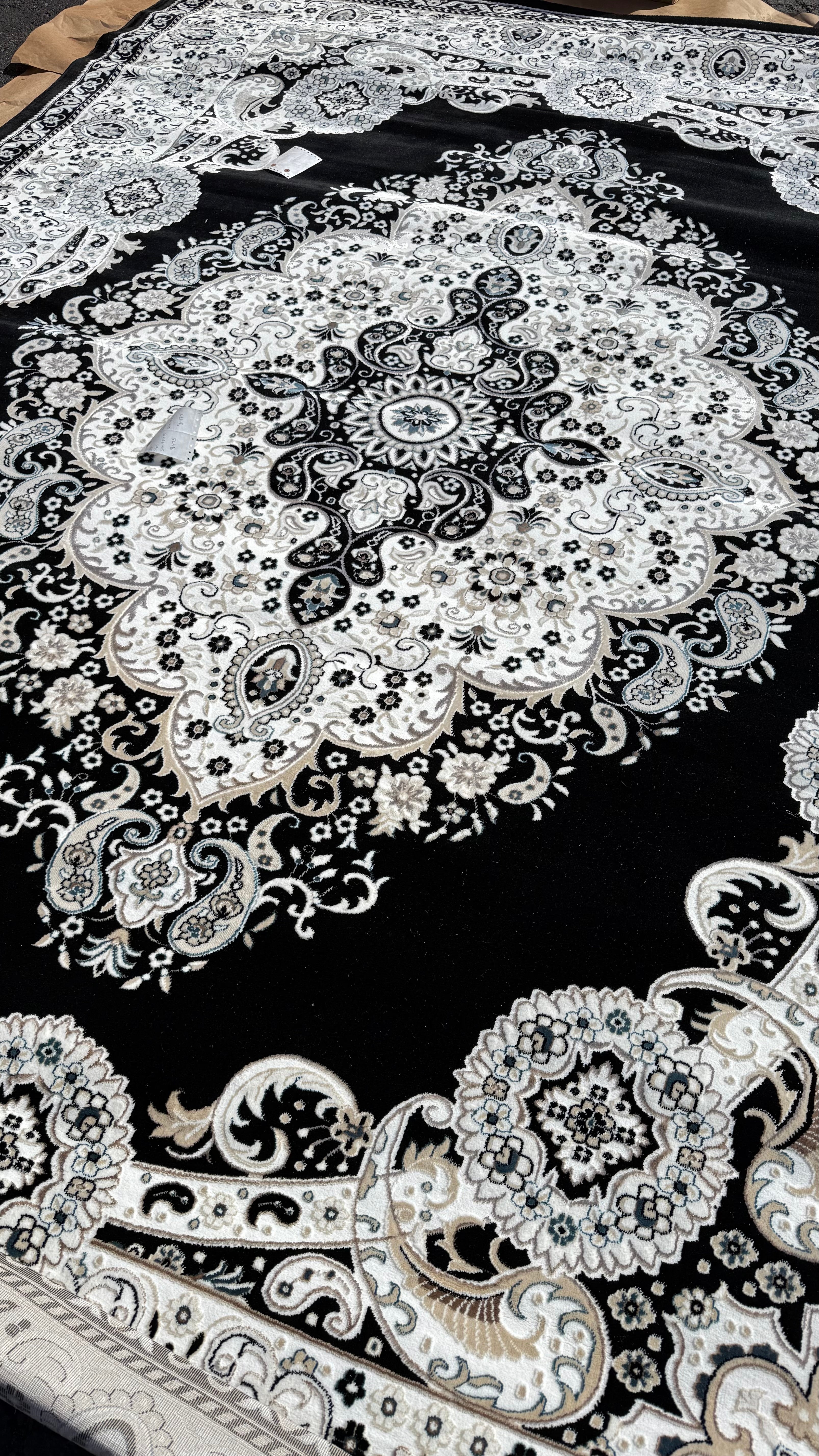 10x13ft Black/Cream Floral Soft Wool Istanbul Rug