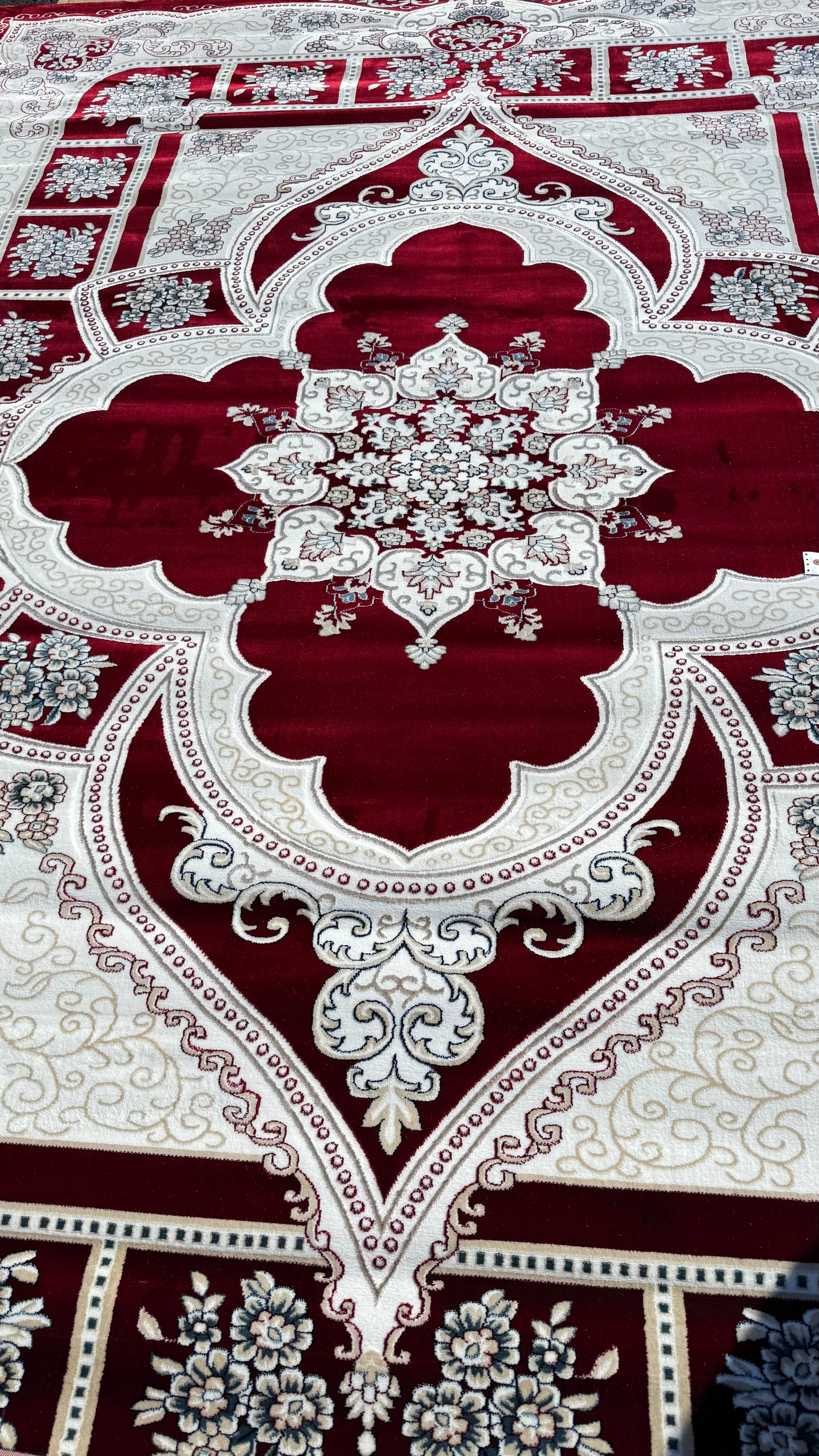 10x13ft Red/Cream Soft Wool Istanbul Rug